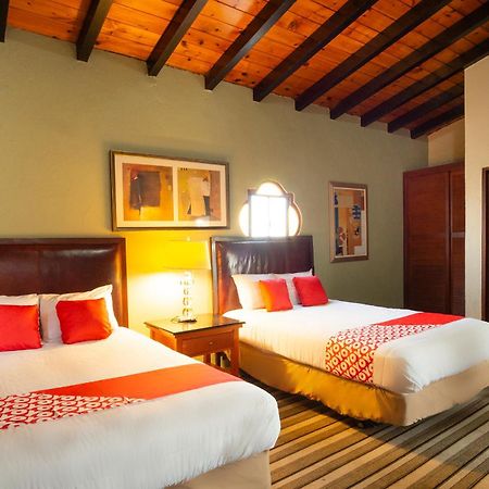 Oyo Hotel Hacienda Don Luis, Росарито Экстерьер фото A typical hotel room