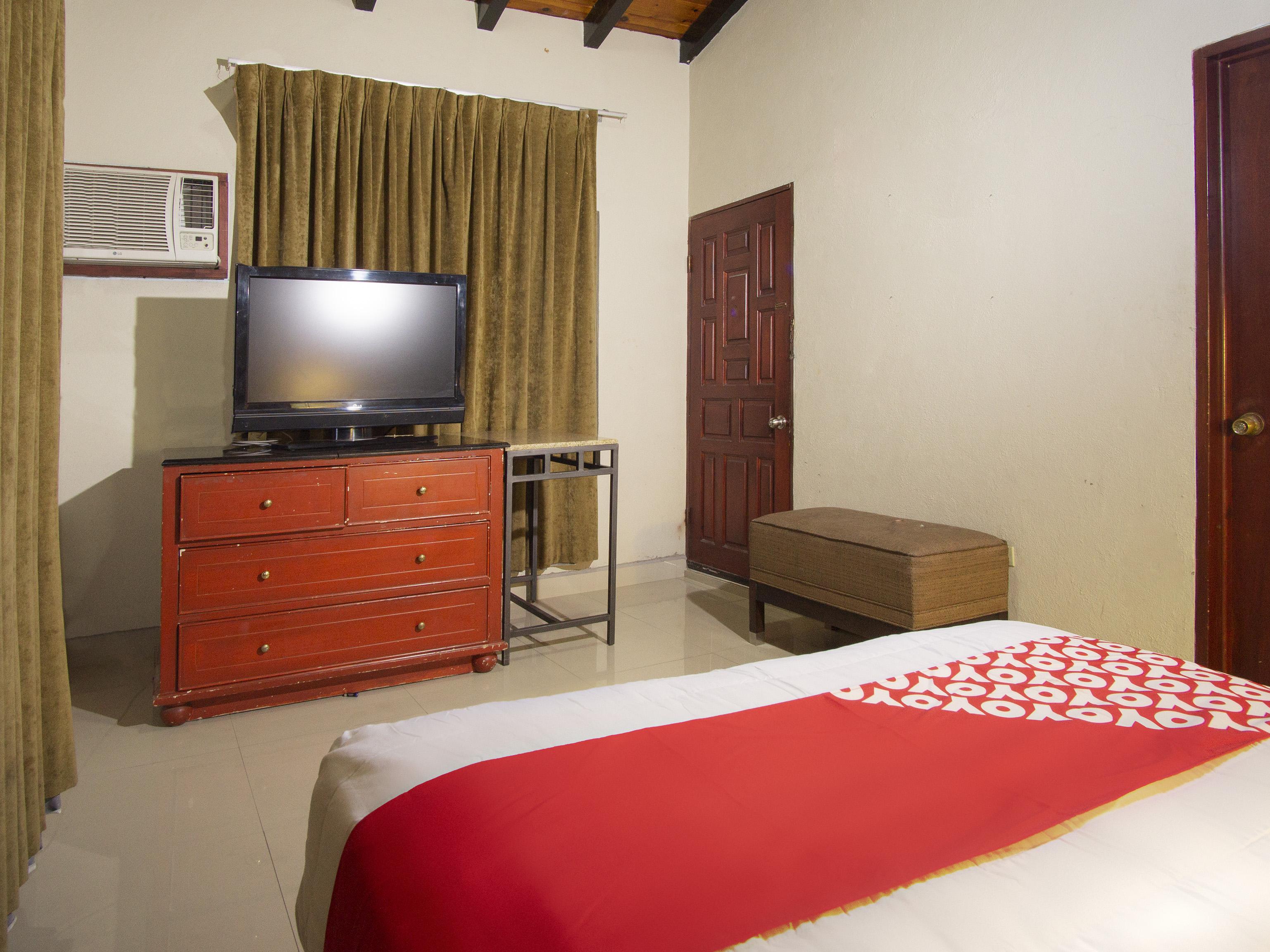 Oyo Hotel Hacienda Don Luis, Росарито Экстерьер фото A typical room at the hotel