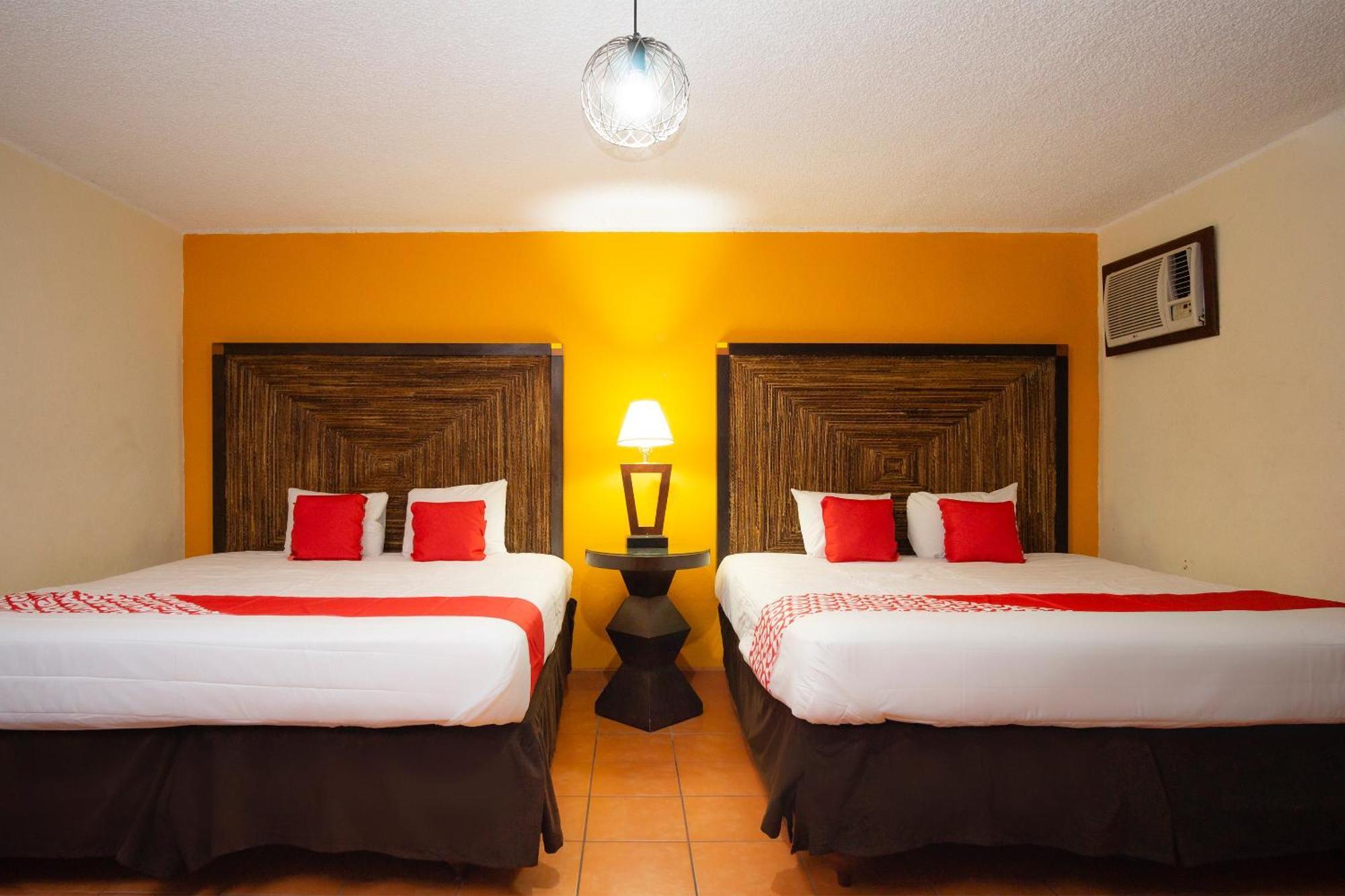 Oyo Hotel Hacienda Don Luis, Росарито Экстерьер фото A typical OYO hotel room in Mexico City