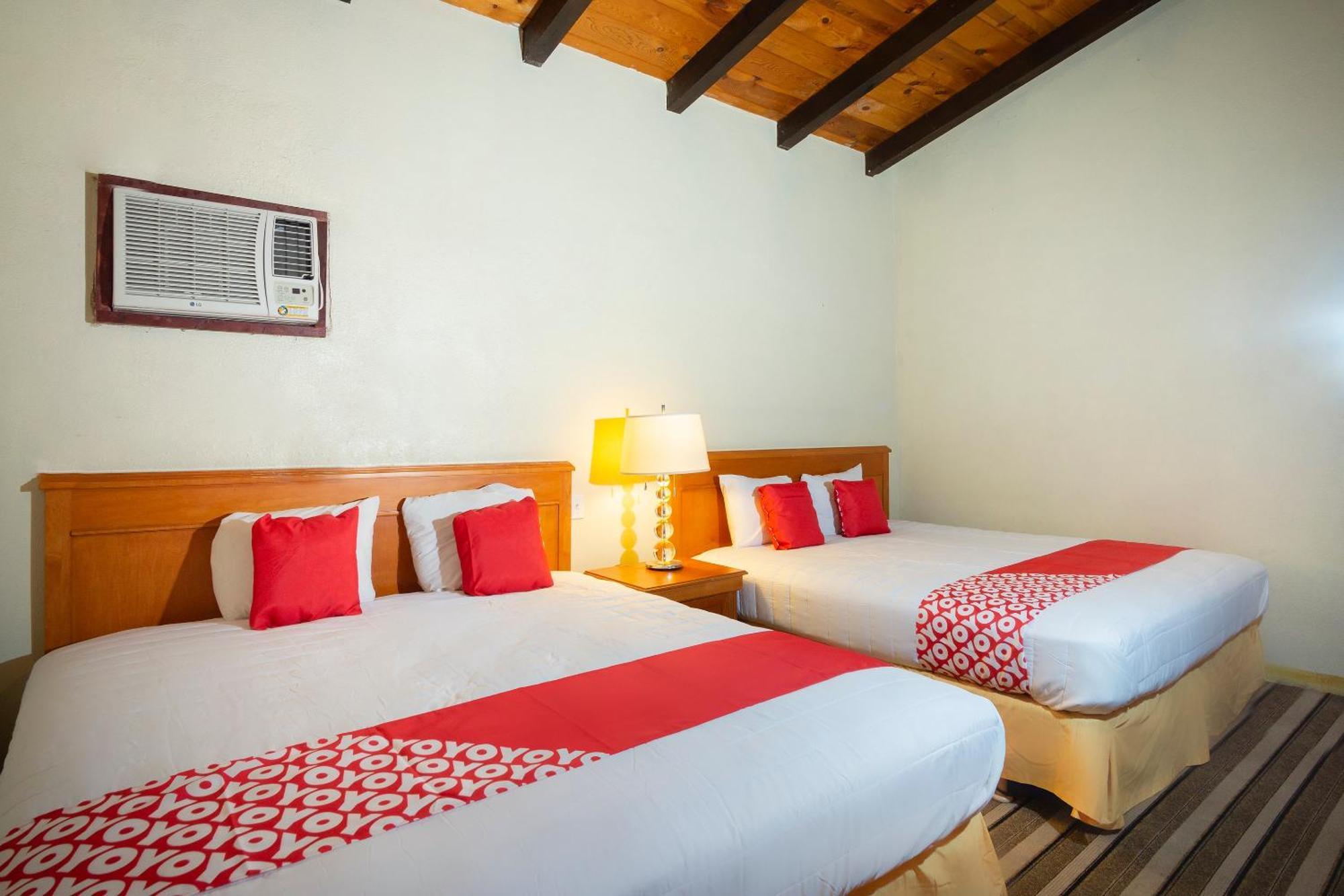 Oyo Hotel Hacienda Don Luis, Росарито Экстерьер фото A typical OYO hotel room