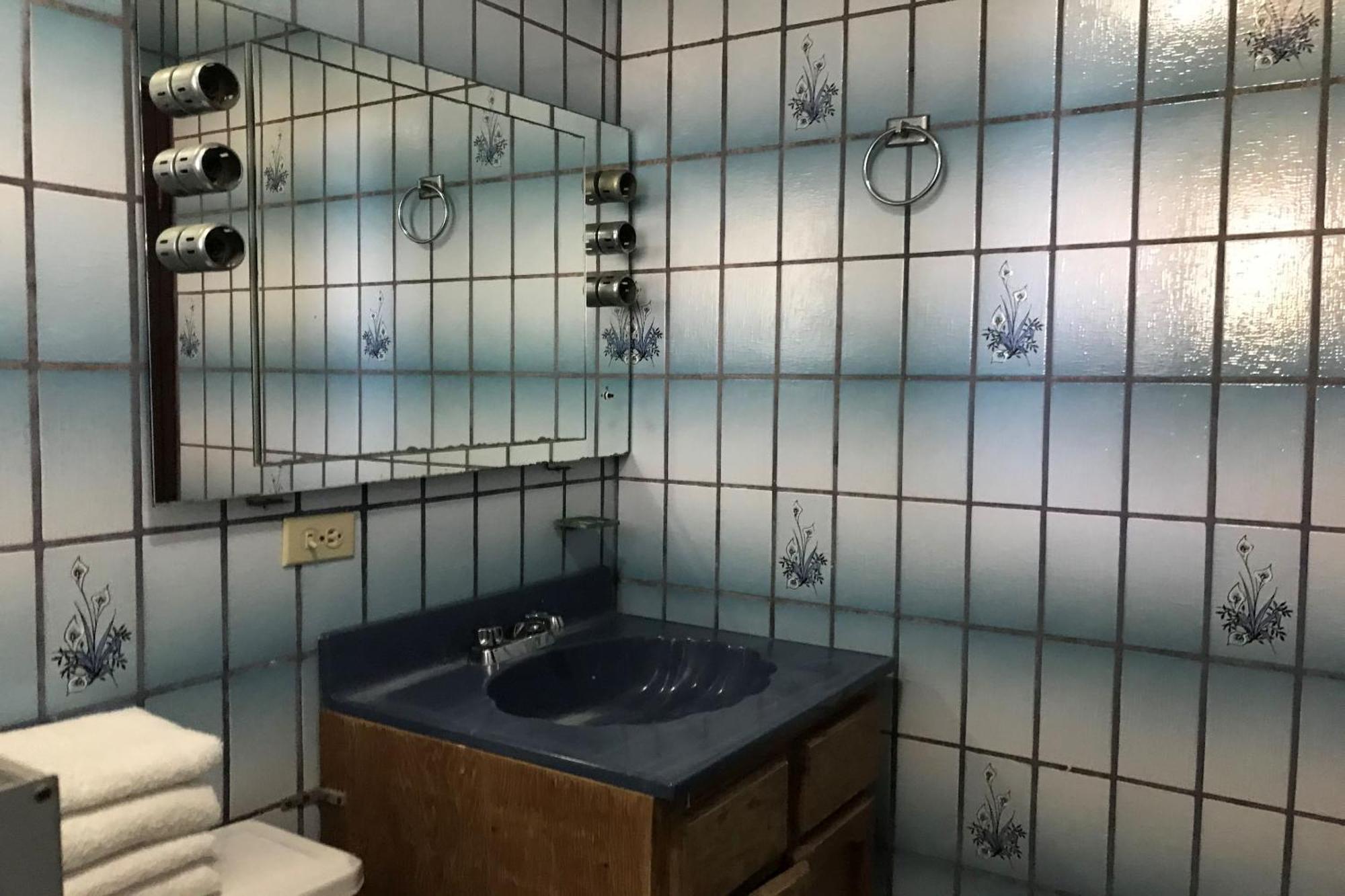 Oyo Hotel Hacienda Don Luis, Росарито Экстерьер фото Bathroom